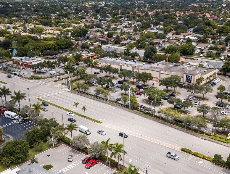 3825 W Hillsboro Blvd, Deerfield Beach, FL à louer - Photo du bâtiment - Image 3 de 20