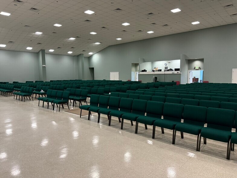 8963 E Shelby Dr, Memphis, TN à vendre - Photo du bâtiment - Image 3 de 4