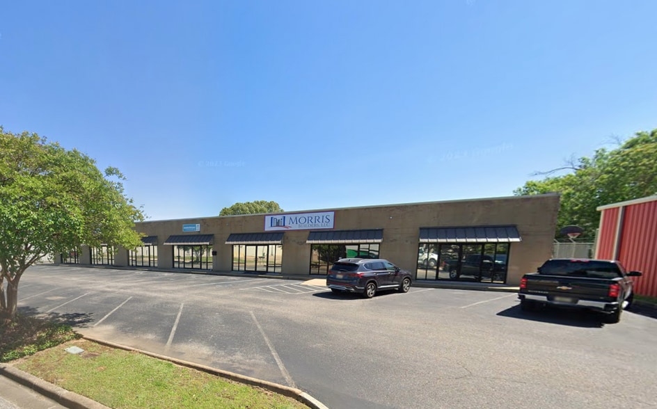 698-702 Commerce Ct, Prattville, AL for lease - Building Photo - Image 1 of 4