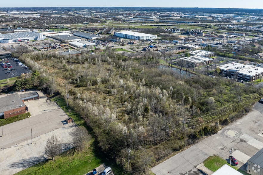 1141 E Kemper Rd, Cincinnati, OH à vendre - Aérien - Image 2 de 21