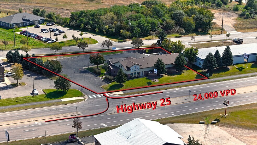 1260 Highway 25 S, Monticello, MN à vendre - Photo du bâtiment - Image 1 de 4