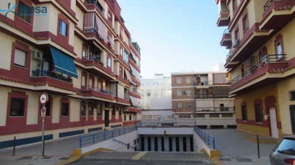 Commerce de détail dans Huelva à louer - Photo du bâtiment - Image 2 de 8