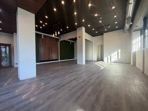 4527-4537 Sheridan Rd, Chicago, IL for lease Interior Photo- Image 2 of 7