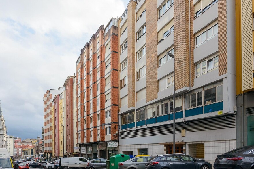 Multifamily in Avilés, Asturias for sale - Building Photo - Image 2 of 4