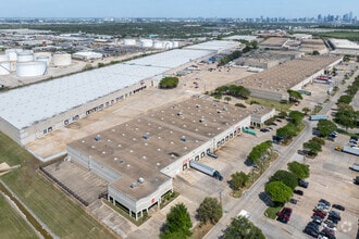 3951 La Reunion Pky, Dallas, TX - Aerial  map view