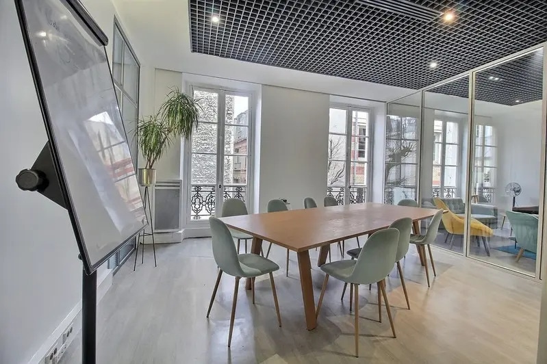 5 Rue De Liège, Paris for lease - Building Photo - Image 2 of 9