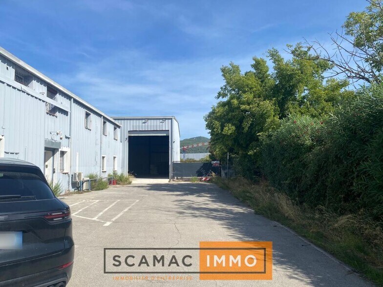 Industriel dans Aubagne à louer - Photo du bâtiment - Image 3 de 8