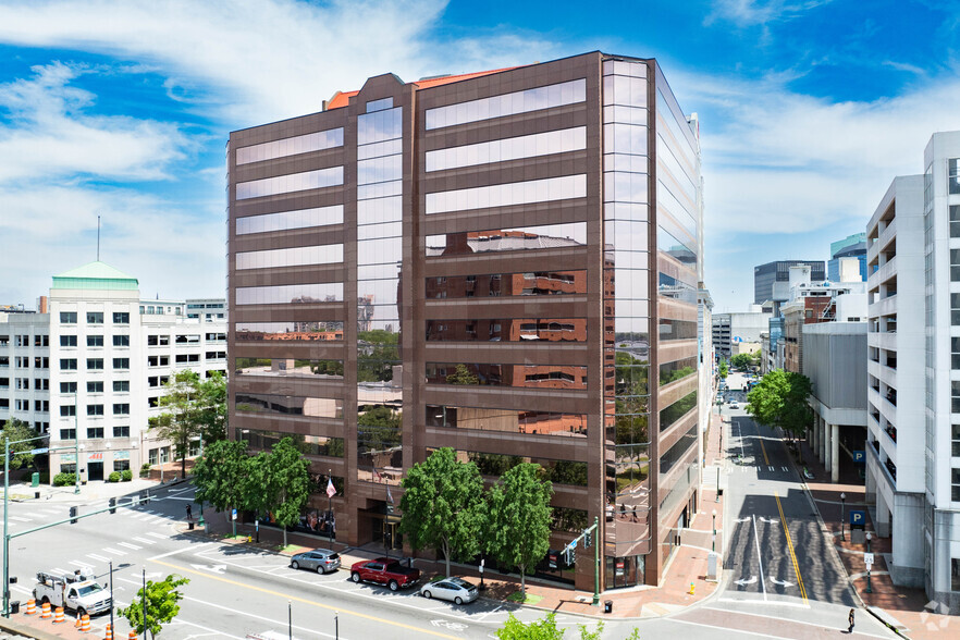 150 Boush St, Norfolk, VA for lease - Building Photo - Image 1 of 24