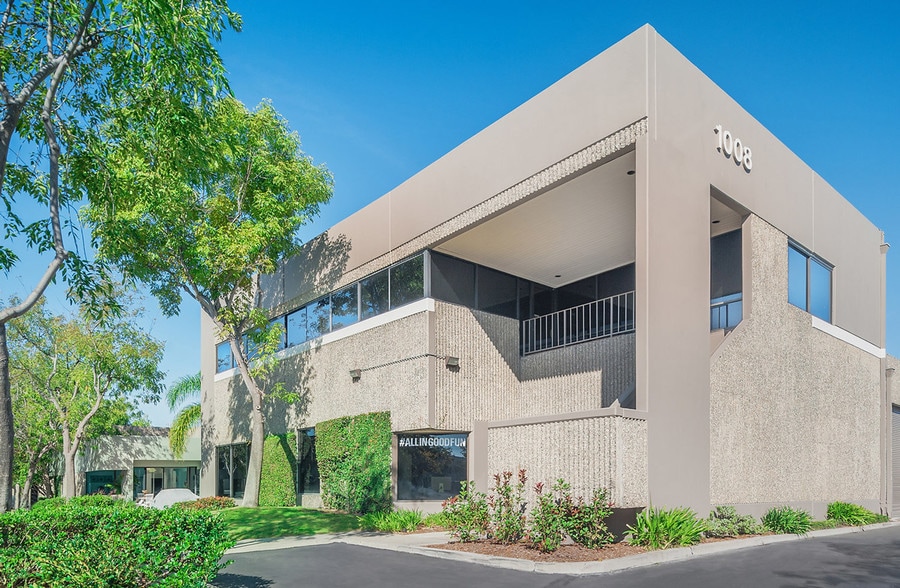 1012 Brioso Dr, Costa Mesa, CA for lease - Primary Photo - Image 1 of 8