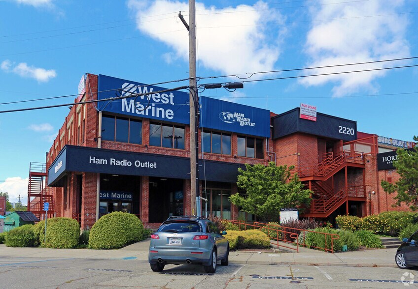 2130-2220 Livingston St, Oakland, CA à louer - Photo du bâtiment - Image 3 de 12