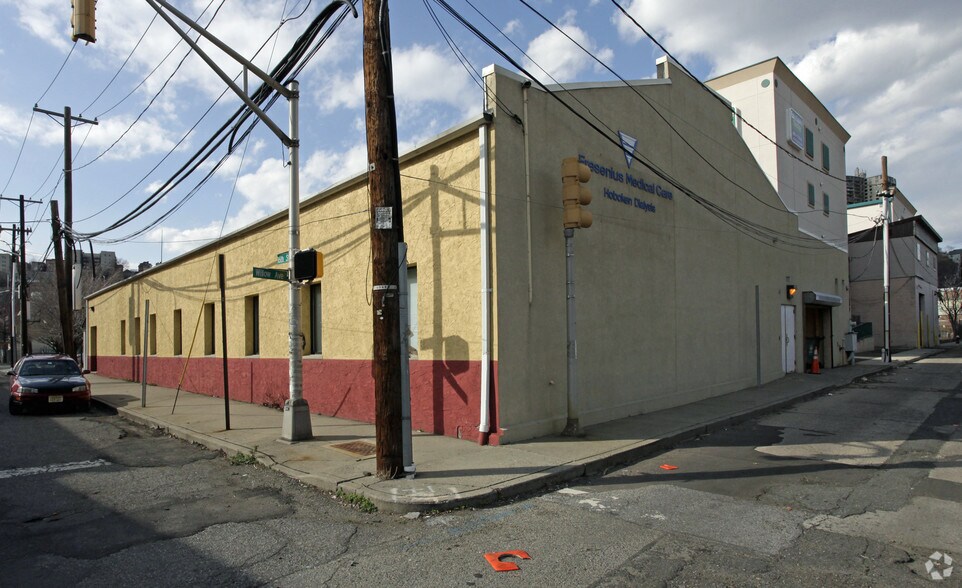 1600 Willow Ave, Hoboken, NJ à louer - Photo du bâtiment - Image 2 de 7