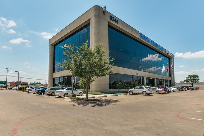 Plus de détails pour 8344 E RL Thornton Fwy, Dallas, TX - Bureau à louer