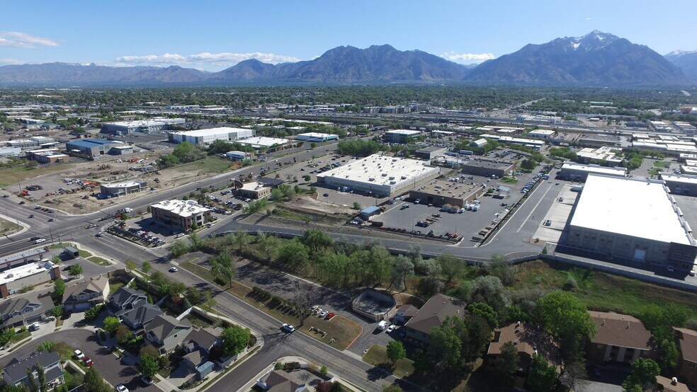 9075 S Riverside Dr, Sandy, UT à vendre - Photo du bâtiment - Image 2 de 18
