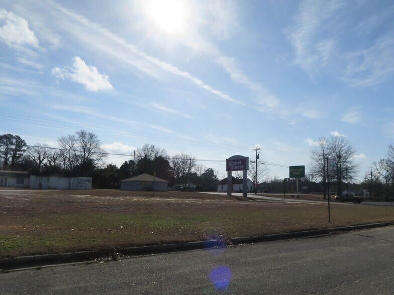00 Lamar Highway, Darlington, SC à vendre - Photo du bâtiment - Image 3 de 12