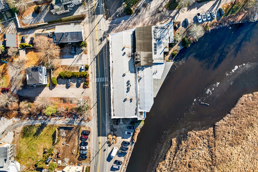 11 Main St, Mystic, CT à louer - Photo du bâtiment - Image 2 de 20