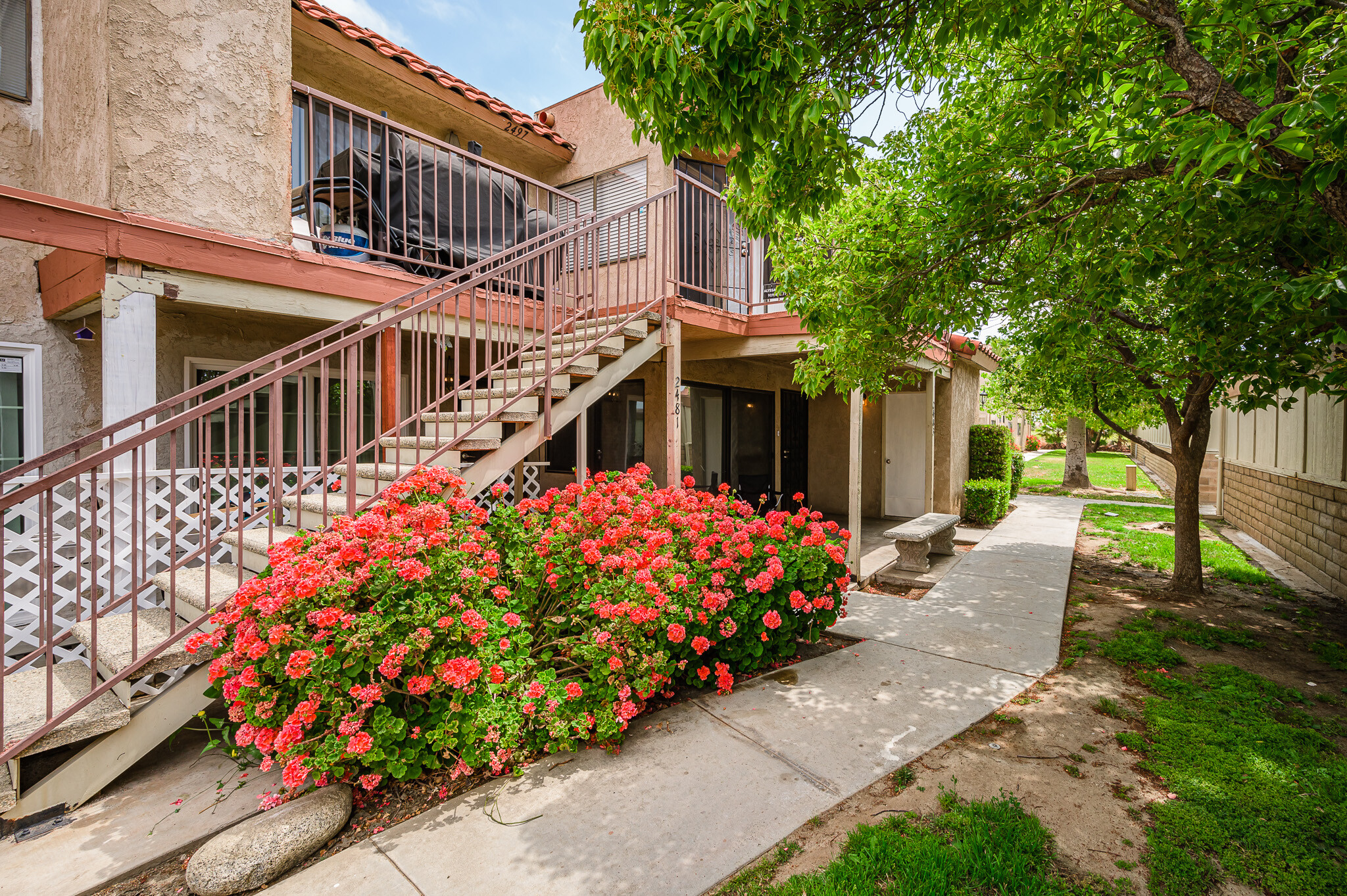 2499 W Acacia Ave, Hemet, CA for sale Primary Photo- Image 1 of 37