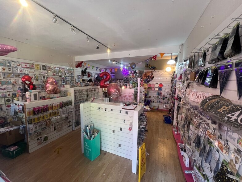 3 The Dells, Bishop's Stortford for lease - Building Photo - Image 2 of 4