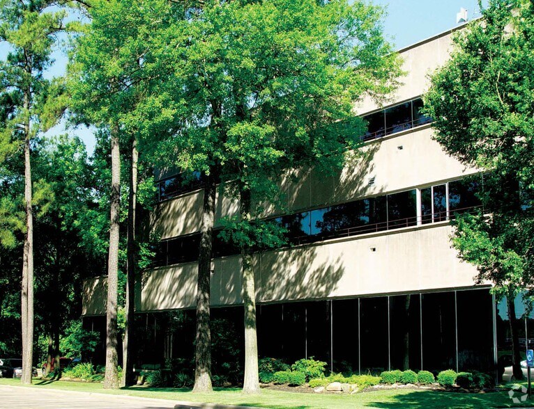 200 River Pointe Dr, Conroe, TX à louer - Photo du bâtiment - Image 3 de 11