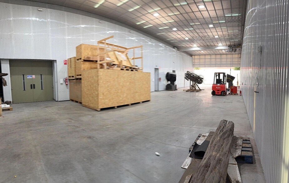 Industrial in Madrid, Madrid for sale - Building Photo - Image 2 of 11