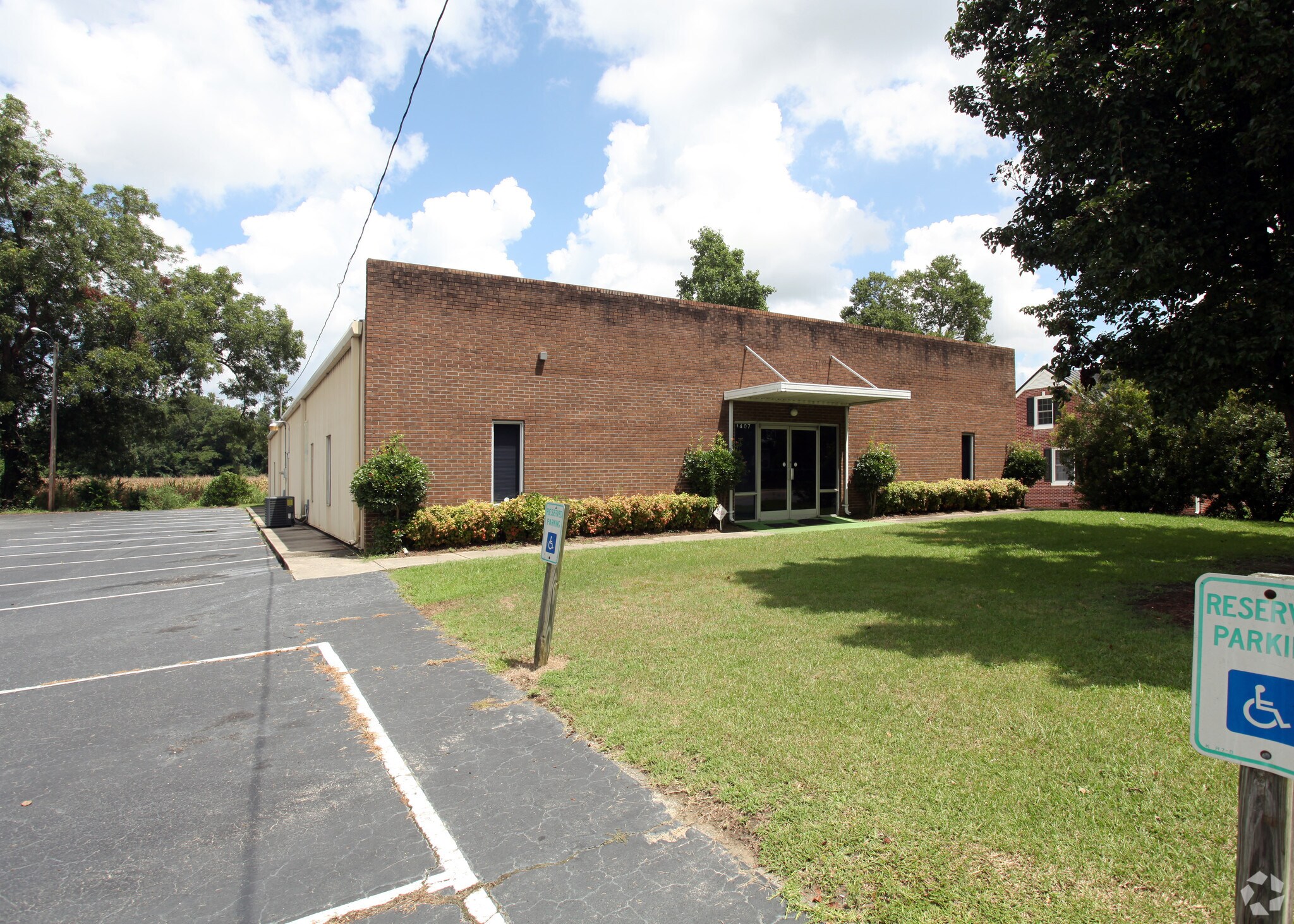 1407 E 5th St, Lumberton, NC à vendre Photo principale- Image 1 de 9