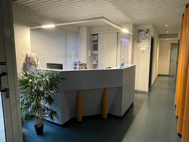 Retail in Besançon for sale - Interior Photo - Image 2 of 5