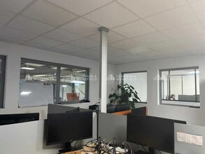 Flex in Le Luc for lease Interior Photo- Image 1 of 6