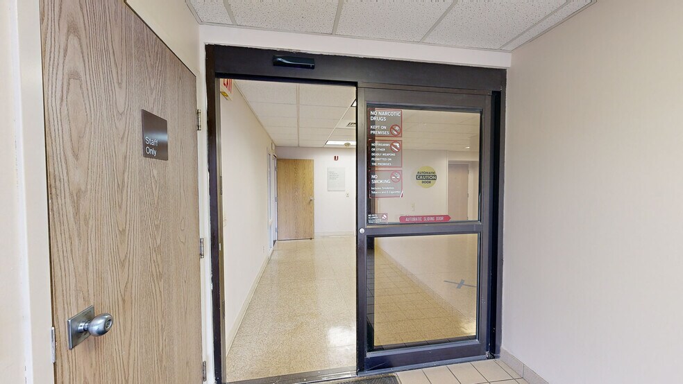 9616 Dixie Hwy, Louisville, KY à louer - Numérisation 3D de Matterport - Image 2 de 7