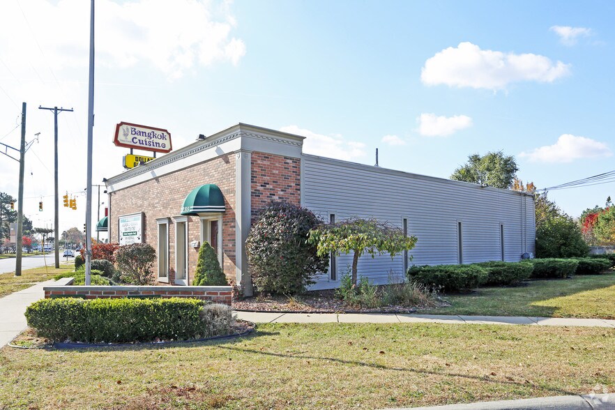 25225-25235 Gratiot Ave, Roseville, MI à vendre - Photo du bâtiment - Image 3 de 6