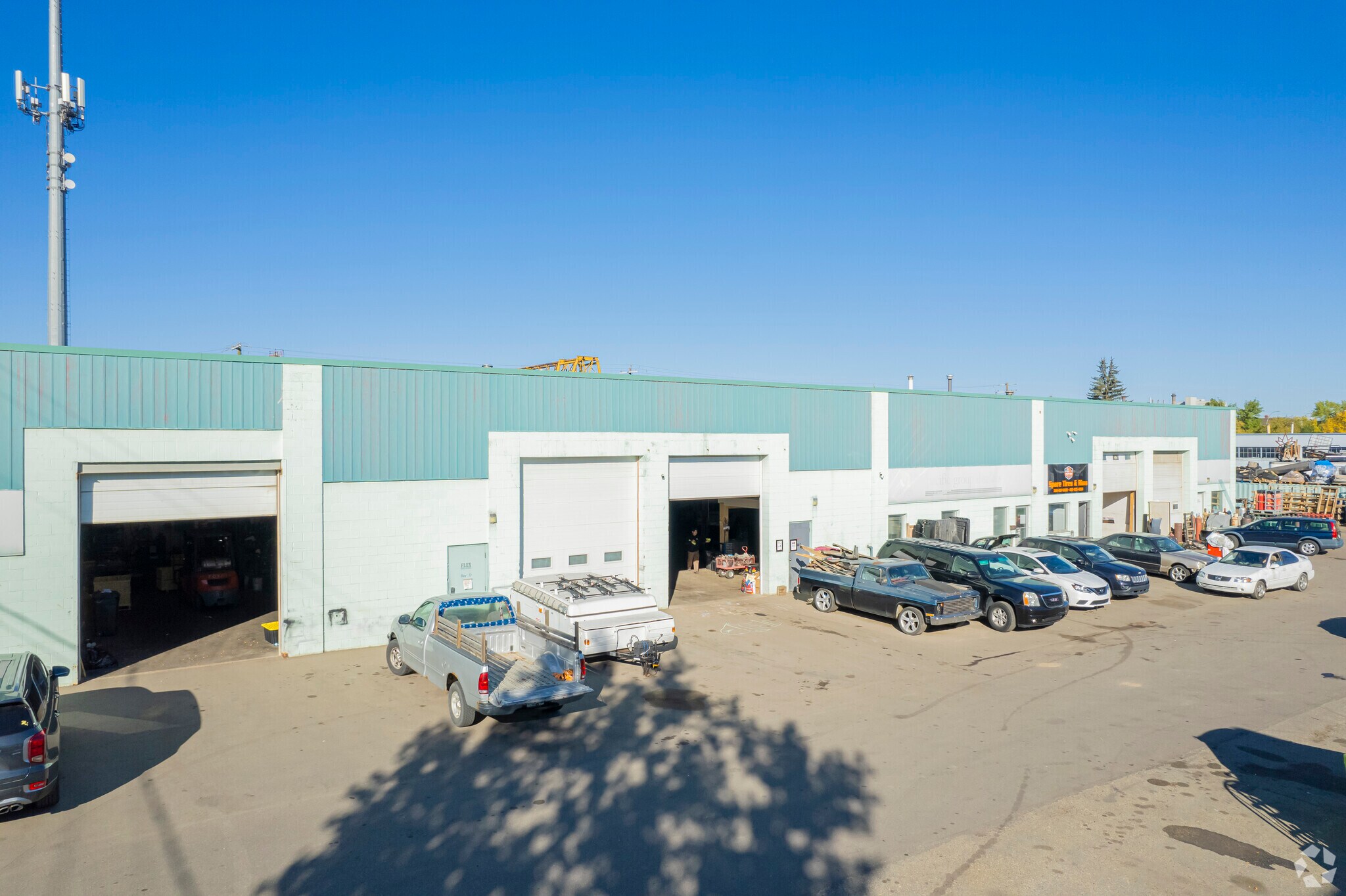 2530 Alyth Rd SE, Calgary, AB for sale Primary Photo- Image 1 of 1