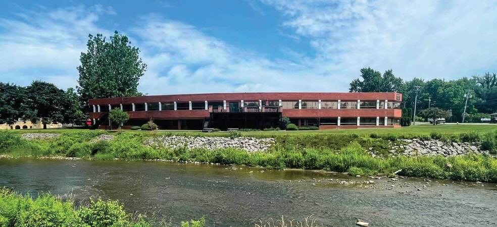 2350 N Forest Rd, Getzville, NY for lease - Building Photo - Image 3 of 25