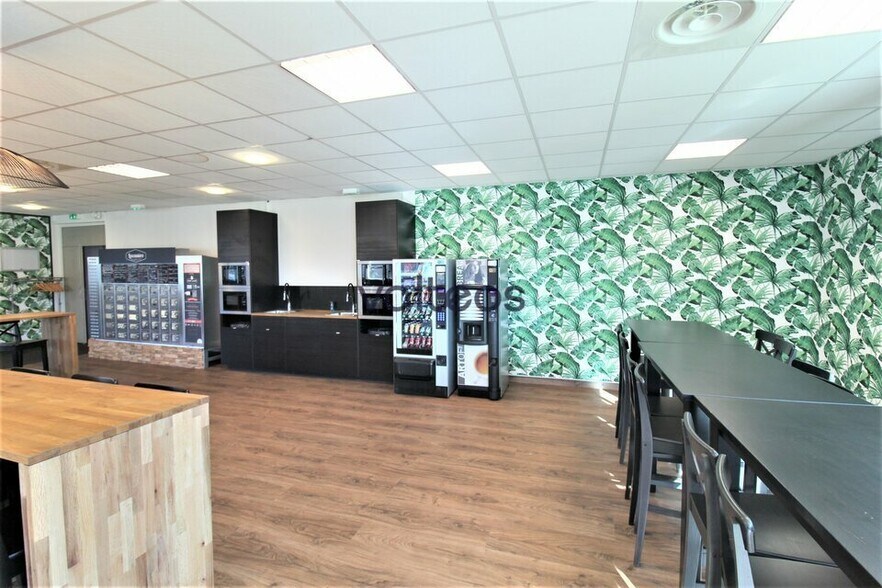 244 Route De Seysses, Toulouse for lease - Interior Photo - Image 2 of 10