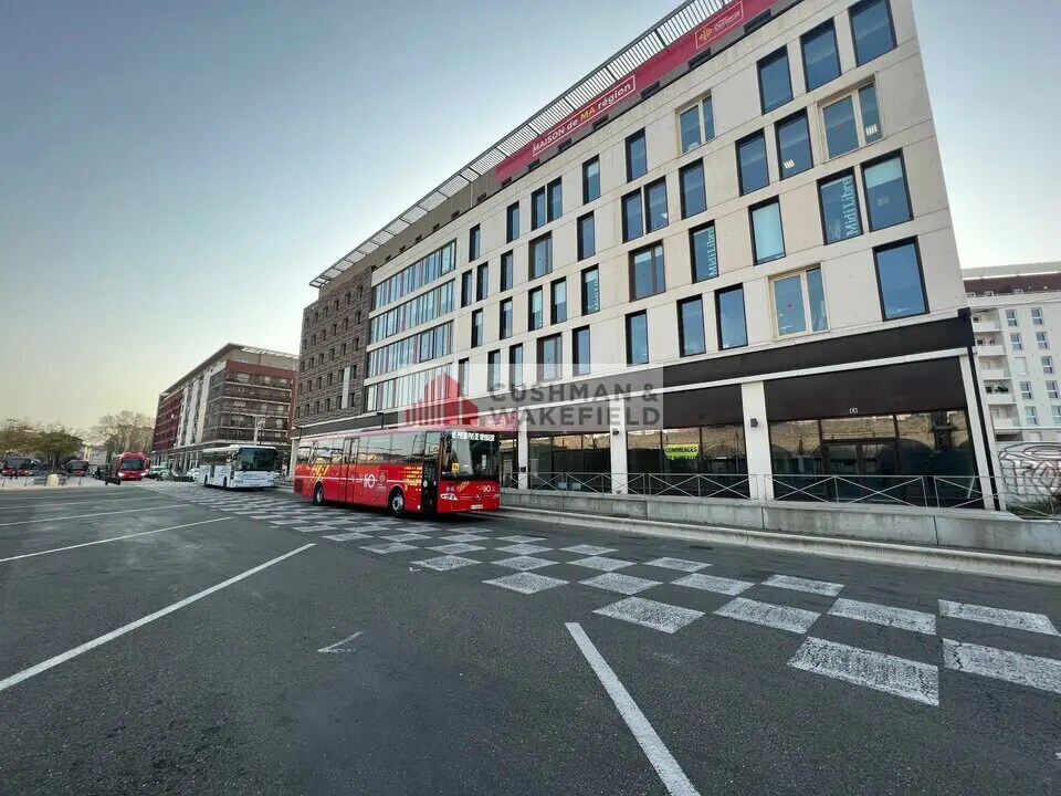 Bureau dans Nîmes à louer Photo du bâtiment- Image 1 de 2