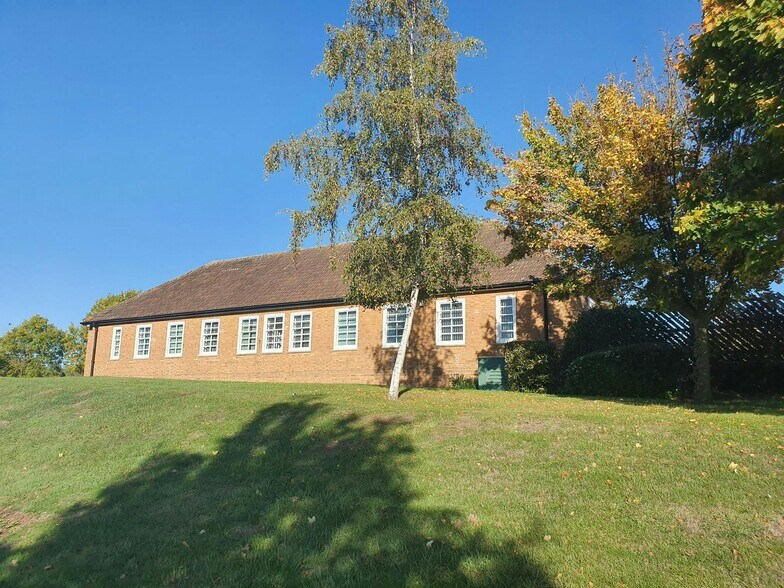 Oak Tree Dr, Hartlebury à louer - Photo du bâtiment - Image 1 de 6