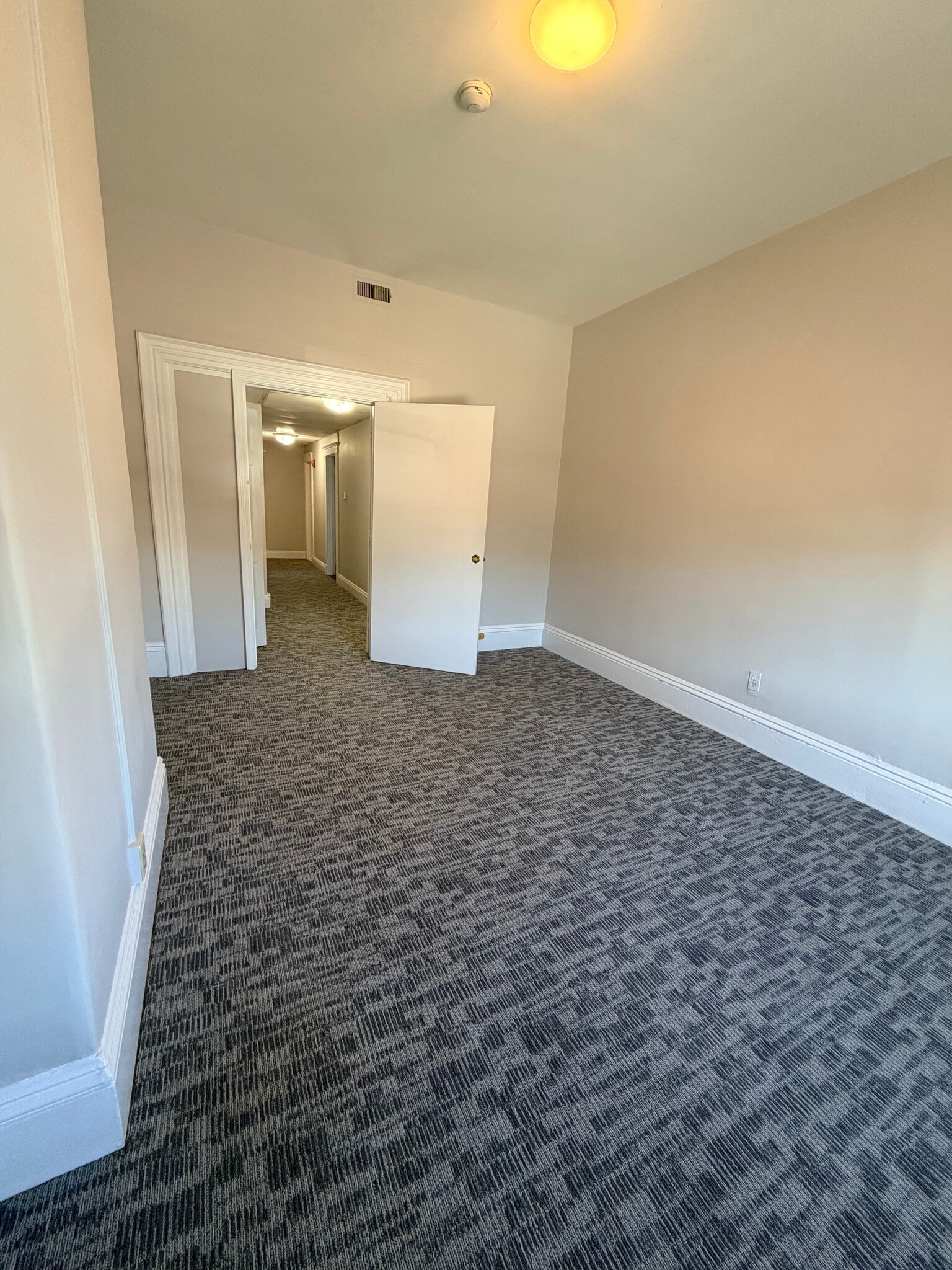 47-61 Langley Rd, Newton, MA à louer Photo intérieure- Image 1 de 2