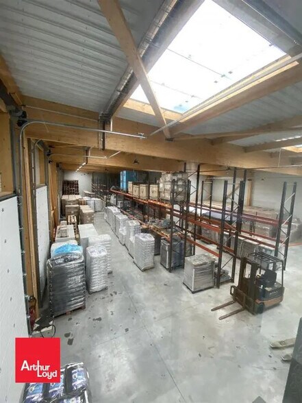 Flex in Chartres for sale - Building Photo - Image 3 of 6