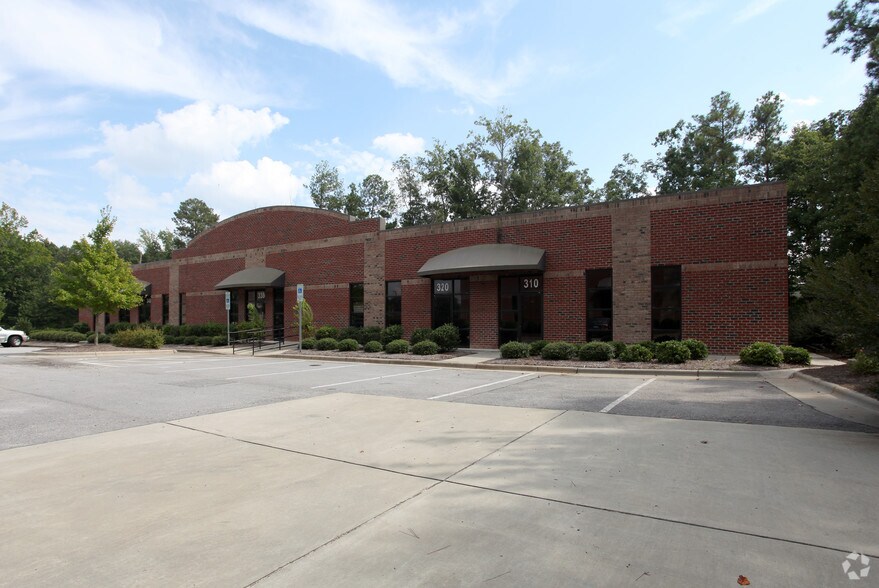 310 New Fidelity Ct, Garner, NC à louer - Photo du bâtiment - Image 1 de 17