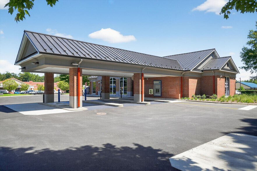 6720 Mooretown Rd, Williamsburg, VA à vendre - Photo du bâtiment - Image 2 de 12