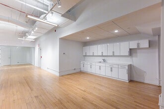 584-590 Broadway, New York, NY à louer Photo du bâtiment- Image 2 de 5