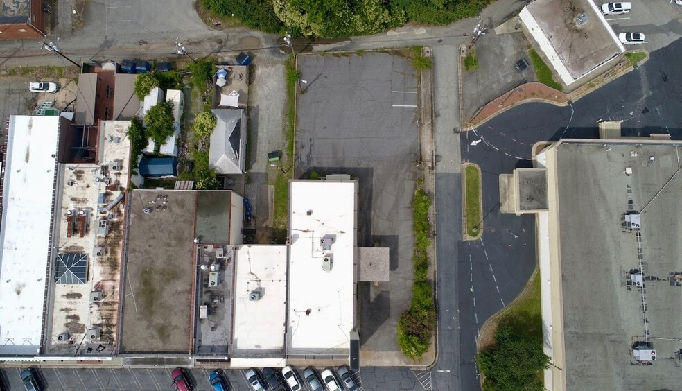 1702 Battleground Ave, Greensboro, NC for lease - Aerial - Image 2 of 13