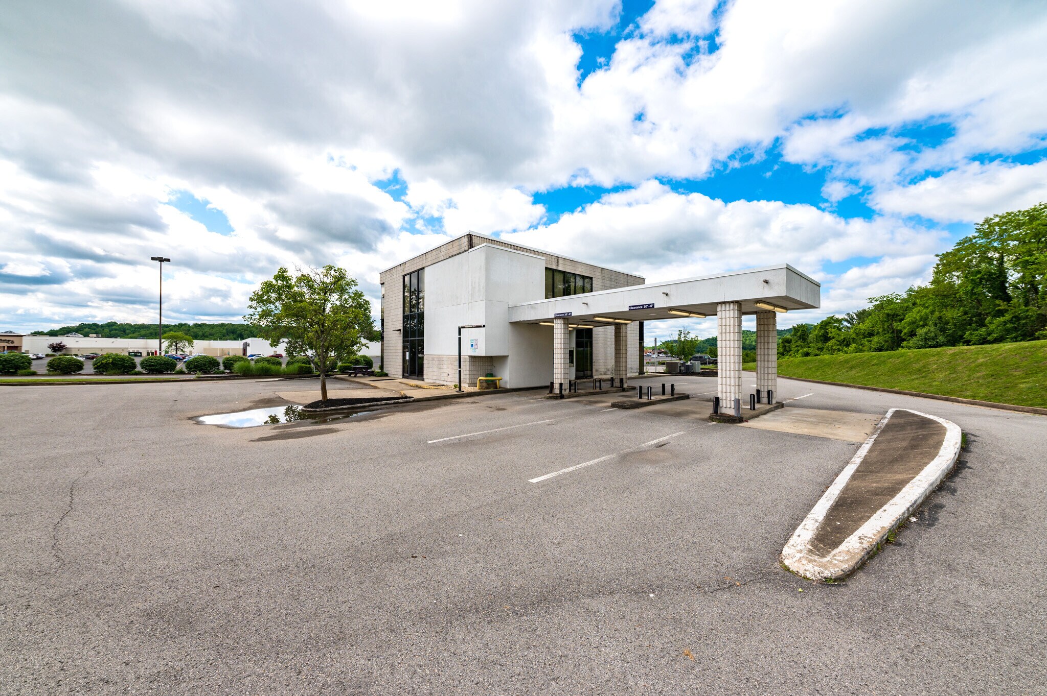 2015 Meadowbrook Mall Rd, Bridgeport, WV à louer Photo du bâtiment- Image 1 de 15