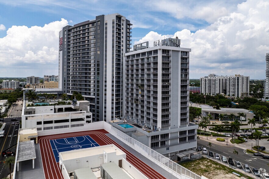 1720 Harrison St, Hollywood, FL à vendre - Photo du bâtiment - Image 2 de 9