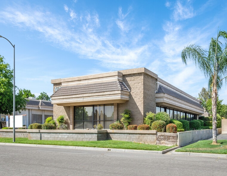 4610 W Jacquelyn Ave, Fresno, CA for lease - Building Photo - Image 1 of 4