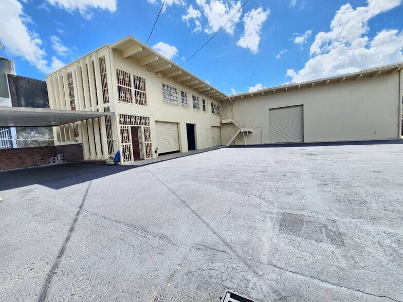 890 SW 69th Ave, Miami, FL à louer - Photo du bâtiment - Image 1 de 11