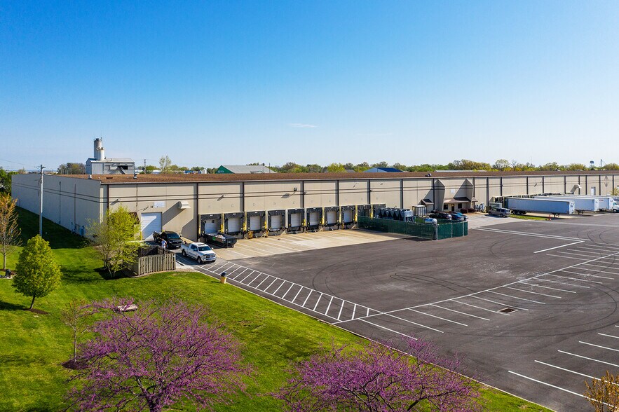 1250-1290 Interstate Dr, Wentzville, MO à louer - Photo du bâtiment - Image 2 de 10