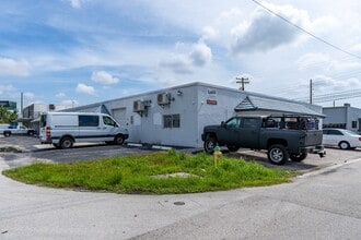 3507-3530 NW 10th Ave, Oakland Park, FL for lease Interior Photo- Image 2 of 9