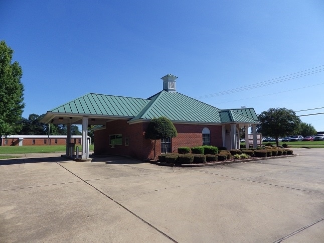 1149 E Church Hill Rd, West Point, MS for lease - Building Photo - Image 2 of 15