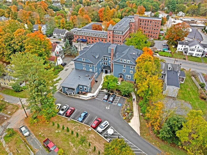 135 Main St, Upton, MA à vendre - Photo du bâtiment - Image 3 de 8