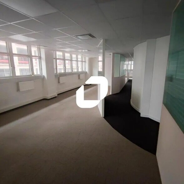 Office in Fontenay-sous-Bois for lease - Interior Photo - Image 2 of 5