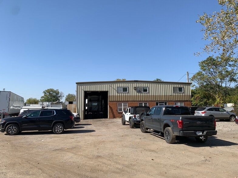 4206 W Shirley Ln, Alsip, IL for sale - Building Photo - Image 2 of 7