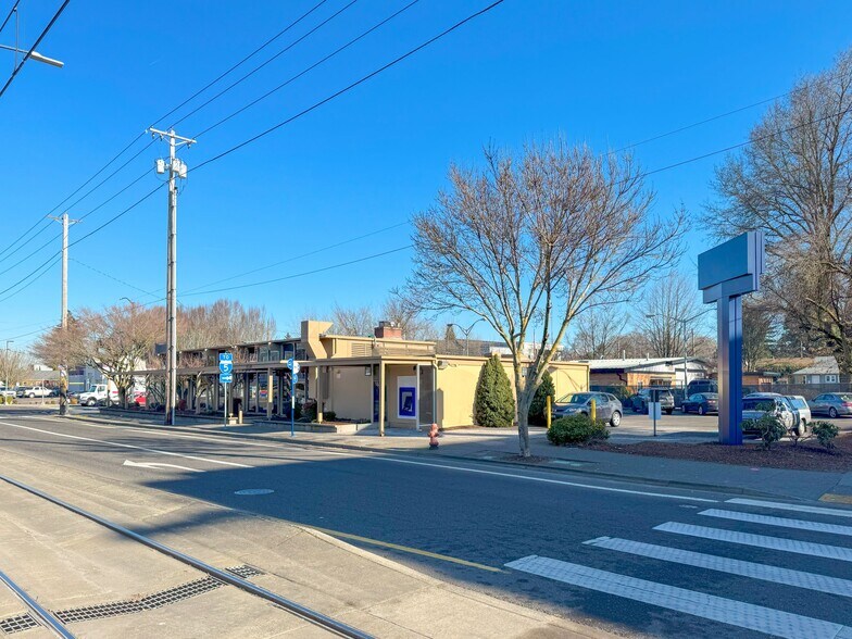 4550 N Interstate Ave, Portland, OR for sale - Building Photo - Image 1 of 10